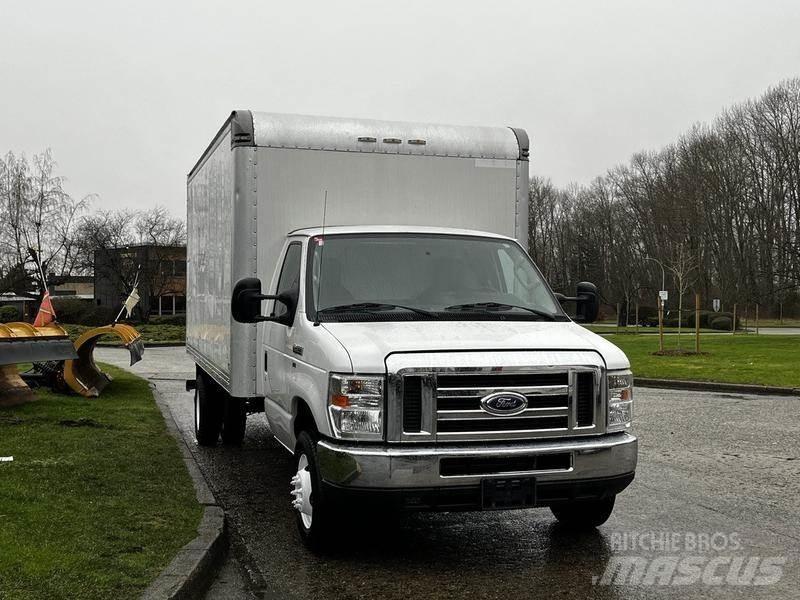 Ford Econoline شاحنة مقفلة