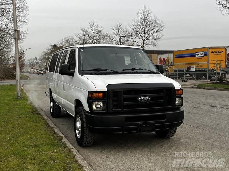 Ford Econoline سيارات