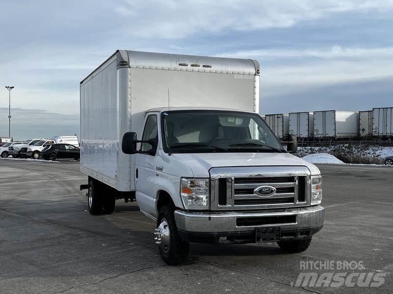 Ford Econoline شاحنة مقفلة