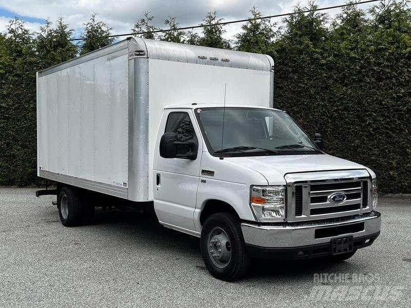 Ford Econoline شاحنة مقفلة