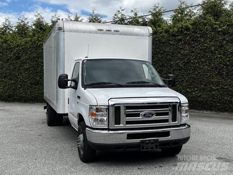Ford Econoline شاحنة مقفلة