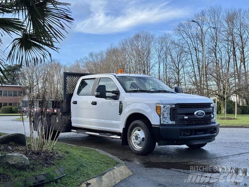 Ford F-350 SD شاحنات مسطحة/مفصلية الجوانب