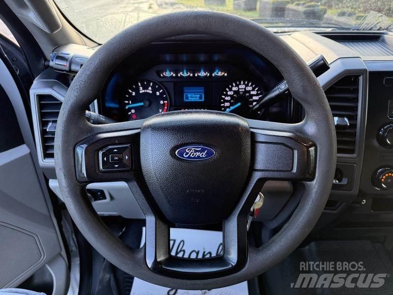 Ford F-350 SD شاحنات مسطحة/مفصلية الجوانب