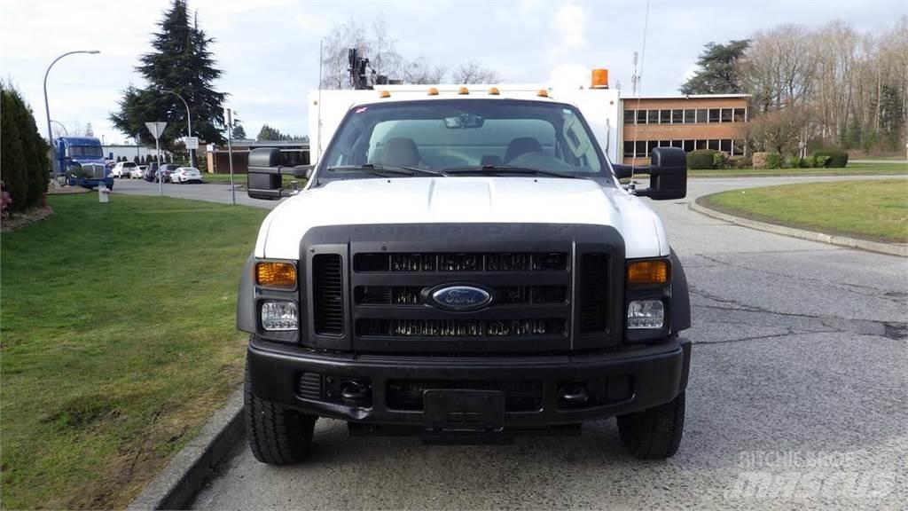Ford F-550 شاحنات الرافعات