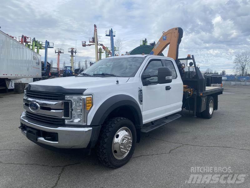 Ford F-550 شاحنات الرافعات