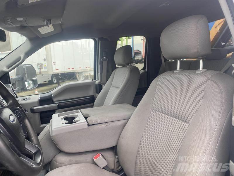 Ford F-550 شاحنات الرافعات
