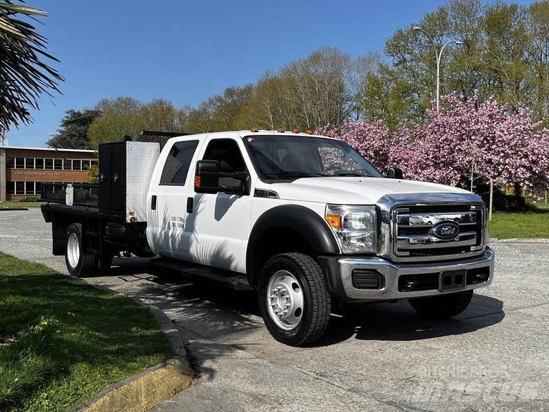Ford F-550 شاحنات مسطحة/مفصلية الجوانب
