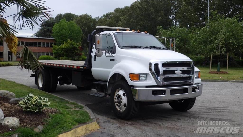 Ford F-750 شاحنات مسطحة/مفصلية الجوانب
