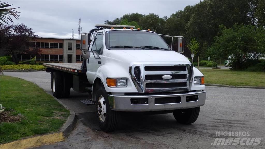 Ford F-750 شاحنات مسطحة/مفصلية الجوانب