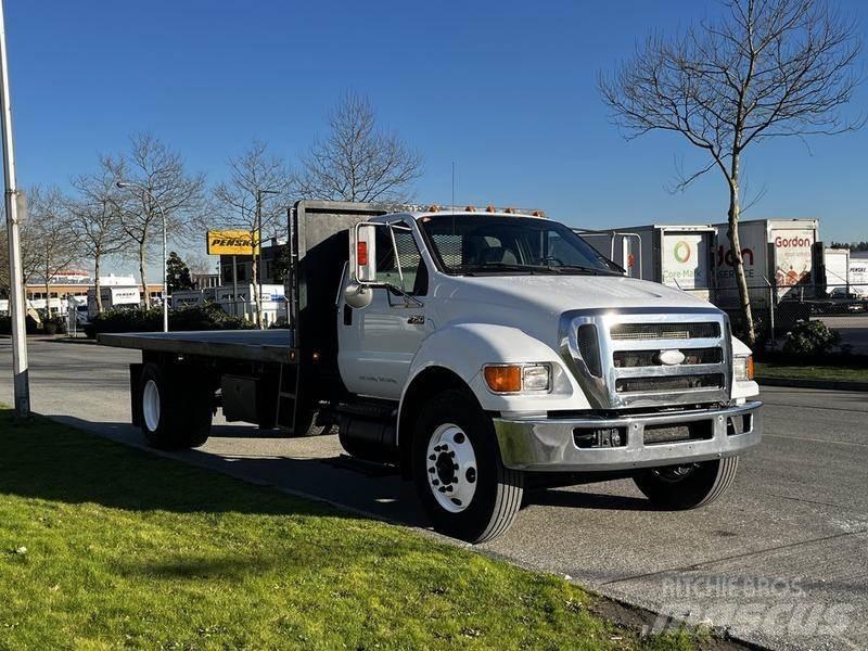 Ford F-750 شاحنات مسطحة/مفصلية الجوانب