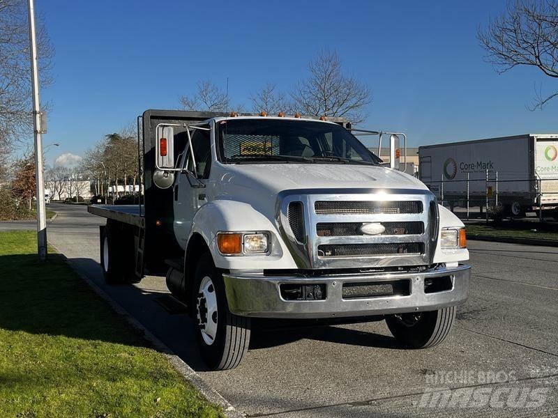 Ford F-750 شاحنات مسطحة/مفصلية الجوانب