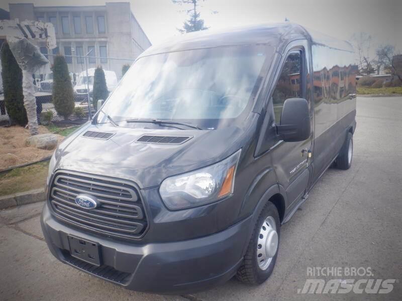 Ford Transit شاحنة مقفلة