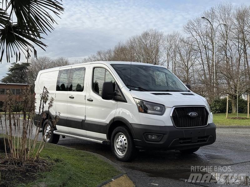 Ford Transit شاحنة مقفلة