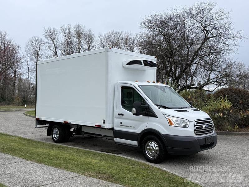 Ford Transit شاحنة مقفلة