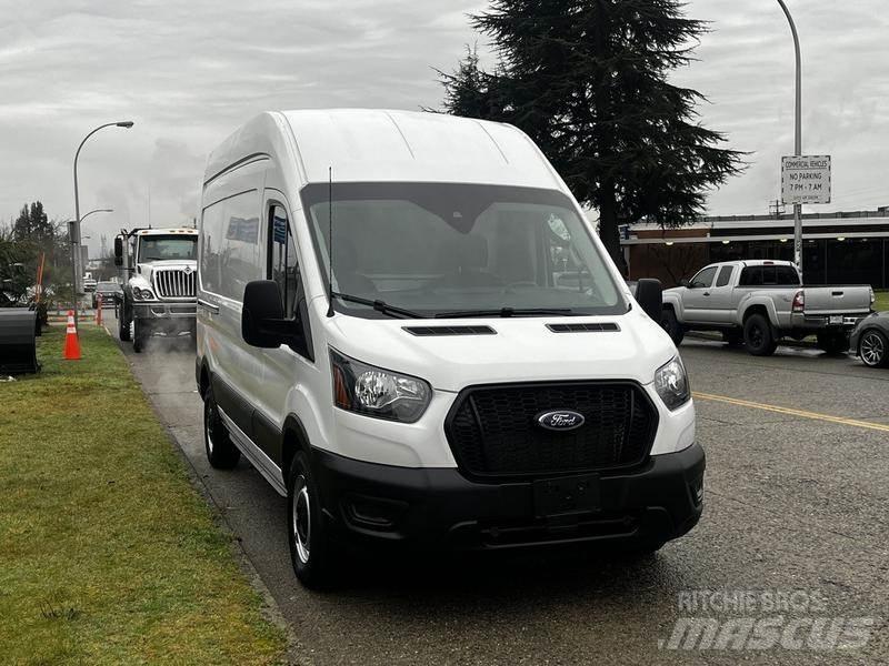 Ford Transit شاحنة مقفلة