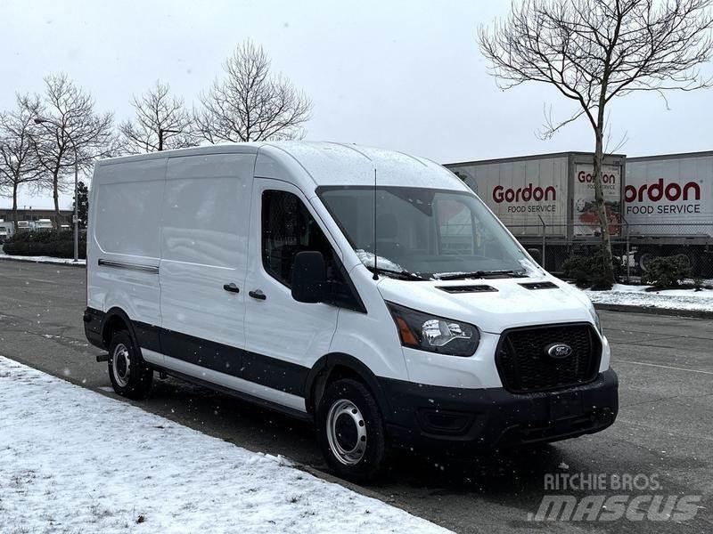 Ford Transit شاحنة مقفلة