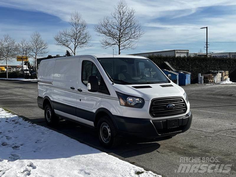 Ford Transit شاحنة مقفلة