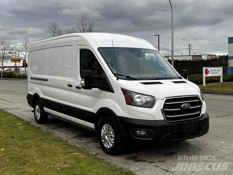 Ford Transit شاحنة مقفلة