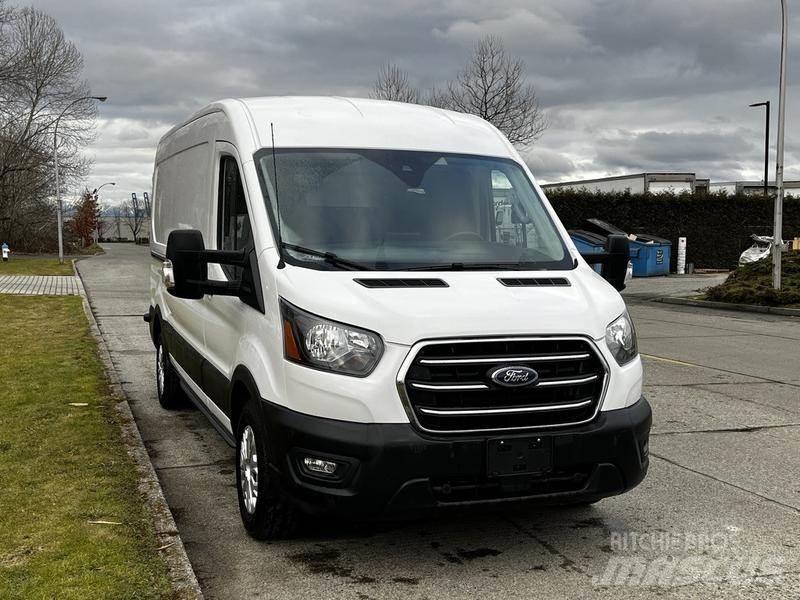 Ford Transit شاحنة مقفلة