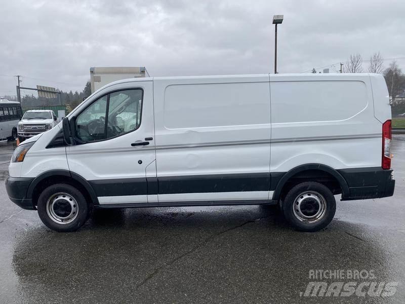 Ford Transit شاحنة مقفلة