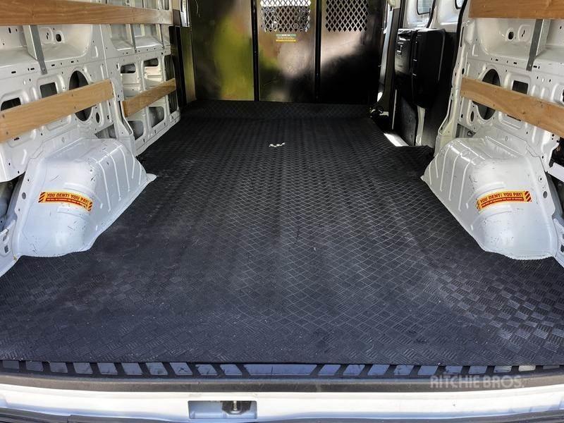 Ford Transit شاحنة مقفلة