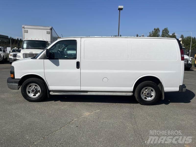 GMC Savana شاحنة مقفلة