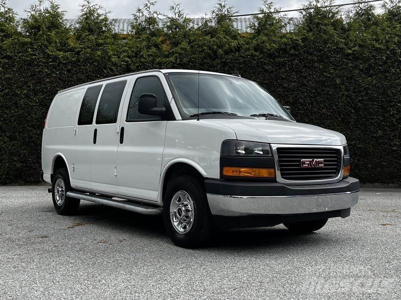 GMC Savana شاحنة مقفلة