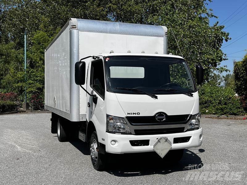 Hino 155 شاحنة مقفلة