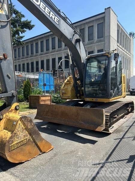 John Deere 135 D حفارات زحافة