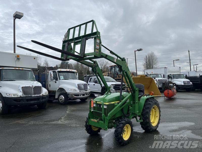 John Deere 790 الجرارات