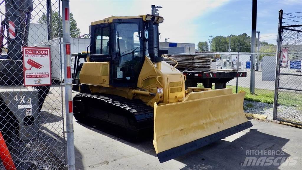 Komatsu D37PX-22 حفارات زحافة