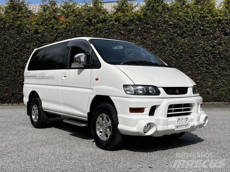 Mitsubishi Delica سيارات