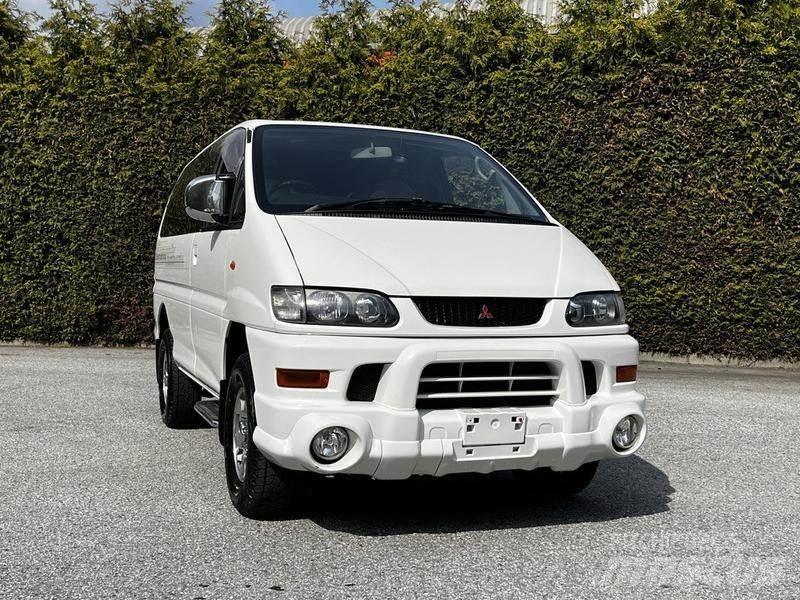 Mitsubishi Delica سيارات