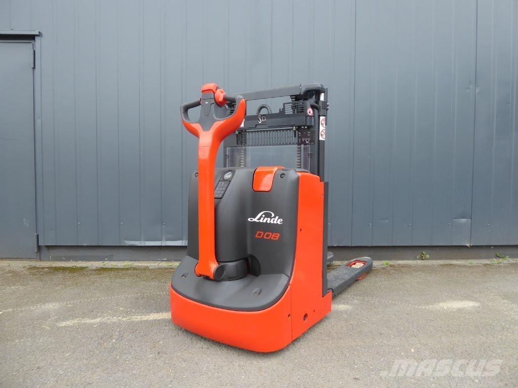 Linde D08 معدات التكديس الجوالة