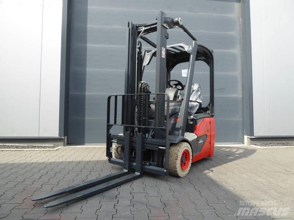 Linde E12-02 شاحنات ذات رافعات شوكية تعمل بالكهرباء