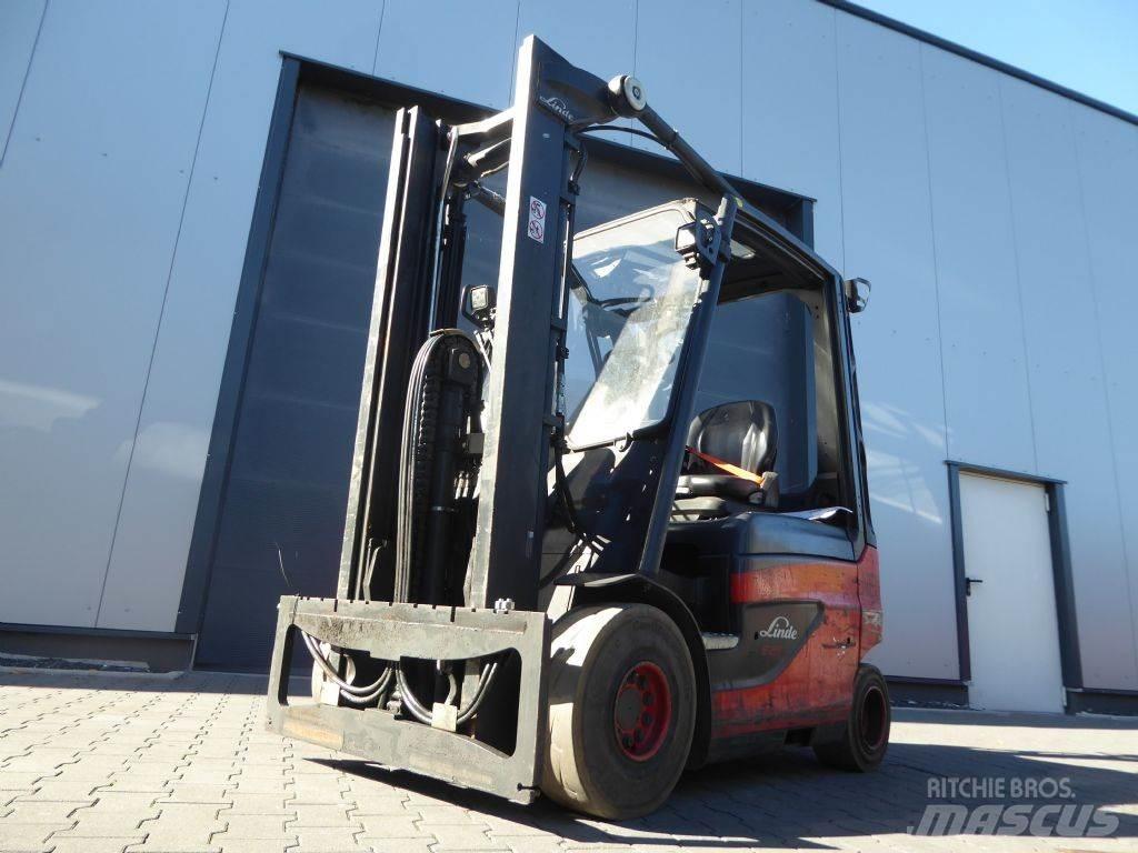 Linde E25-01 شاحنات ذات رافعات شوكية تعمل بالكهرباء