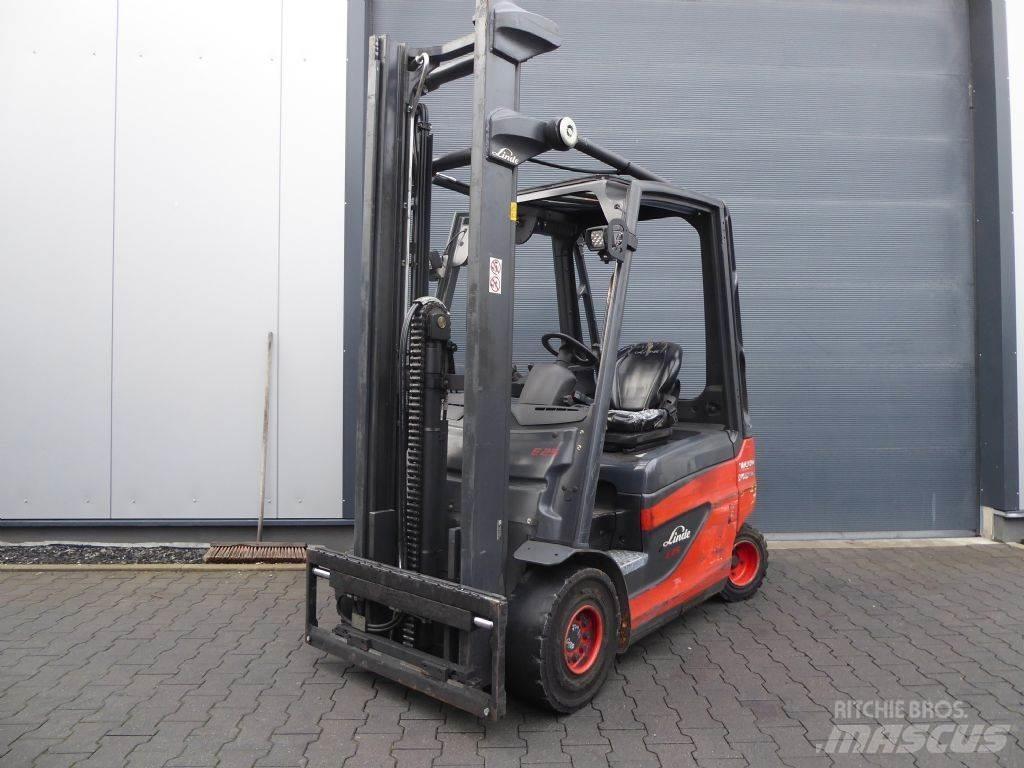 Linde E25-01 شاحنات ذات رافعات شوكية تعمل بالكهرباء