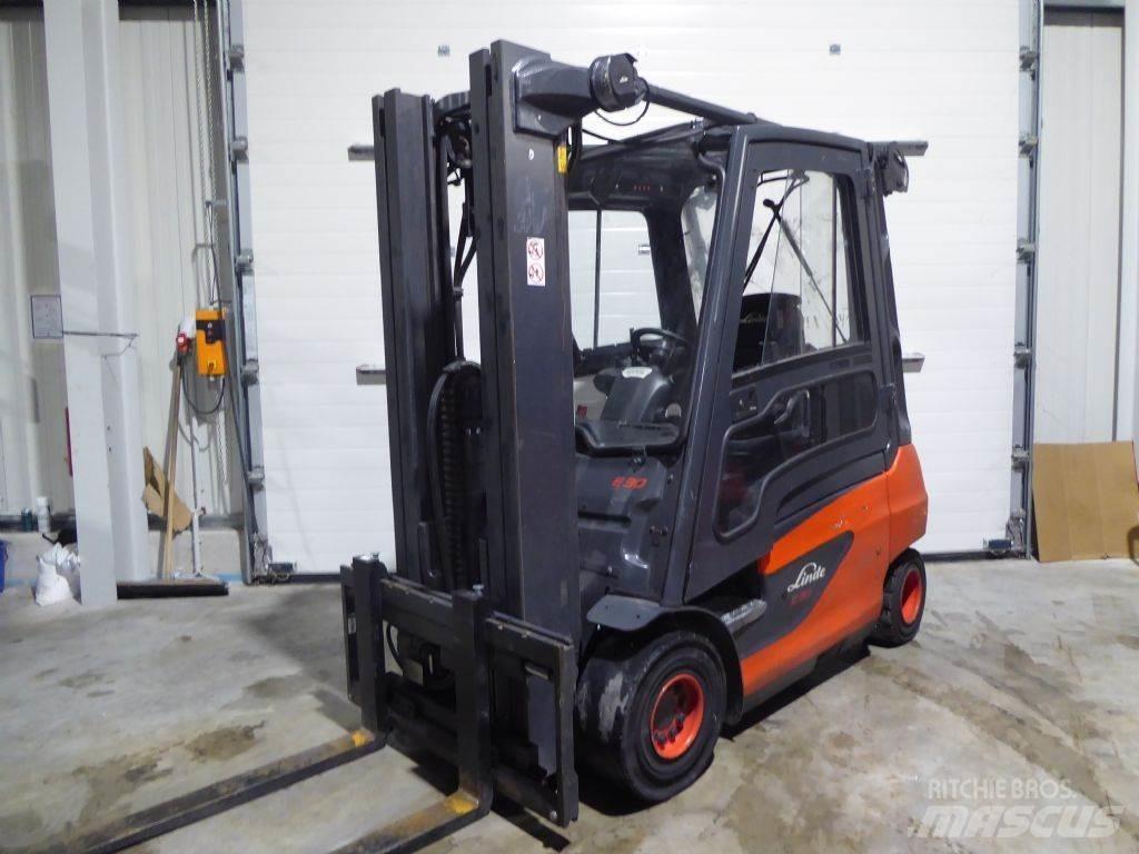 Linde E30-01 شاحنات ذات رافعات شوكية تعمل بالكهرباء