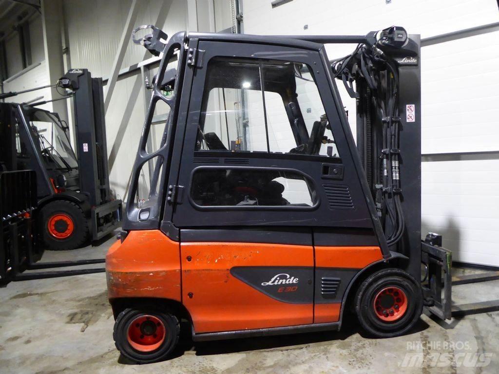 Linde E30-01 شاحنات ذات رافعات شوكية تعمل بالكهرباء