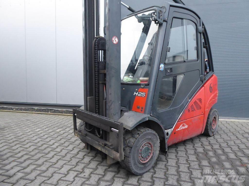 Linde H25T-01 شاحنات LPG