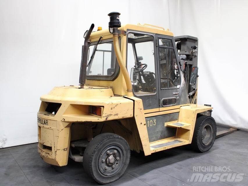 CAT DP 60 شاحنات الديزل