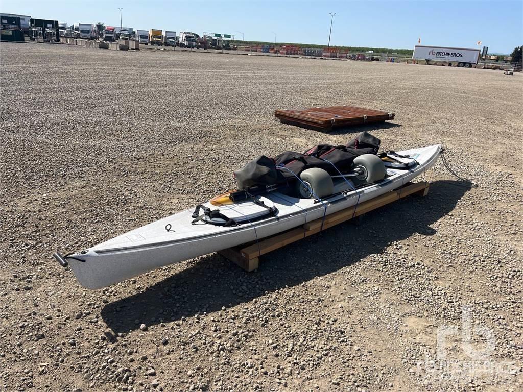  14 ft Kayak زوارق العمل / مراكب شحن