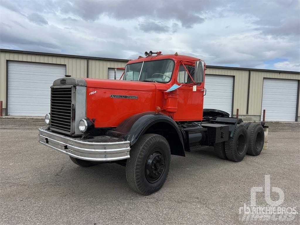 Autocar 1673 وحدات الجر