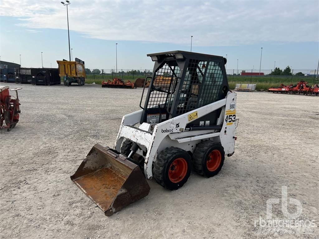 Bobcat 453 لوادر انزلاقية التوجيه