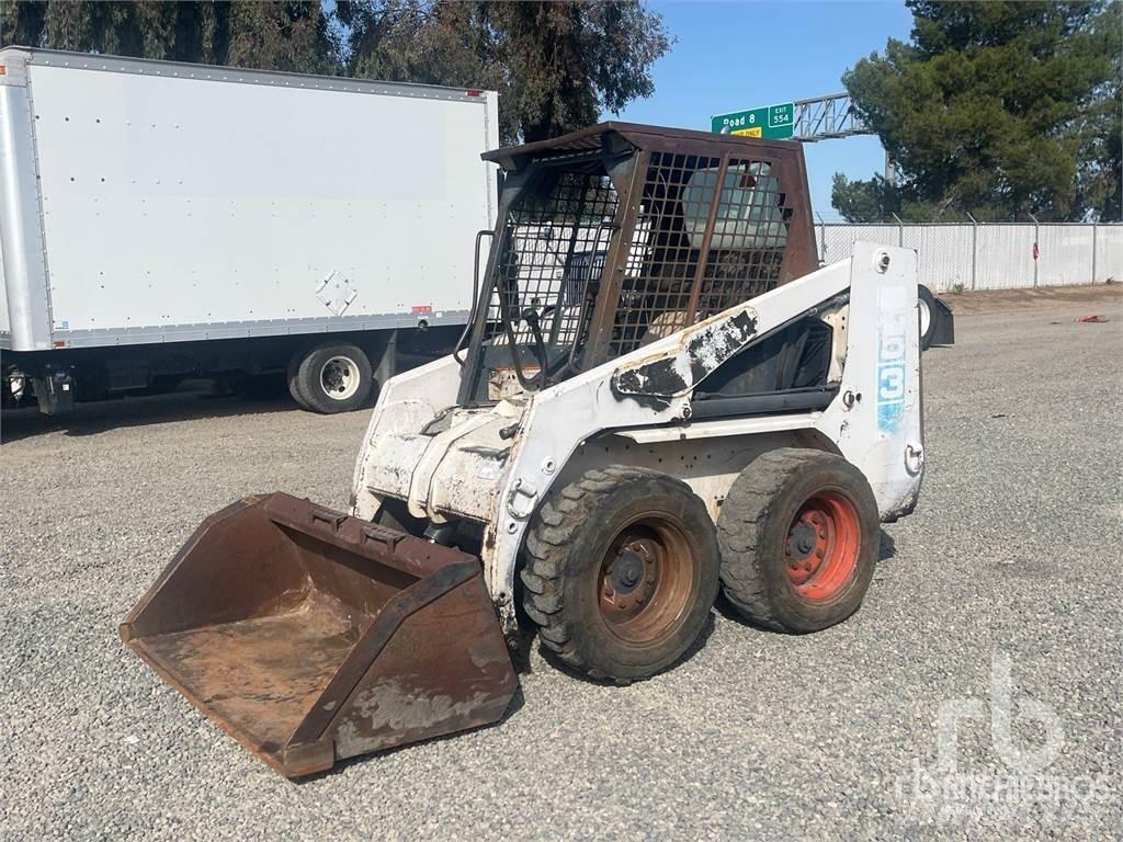 Bobcat 753 لوادر انزلاقية التوجيه
