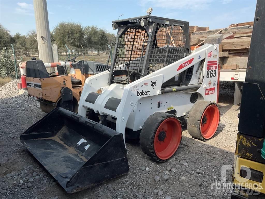 Bobcat 863 لوادر انزلاقية التوجيه