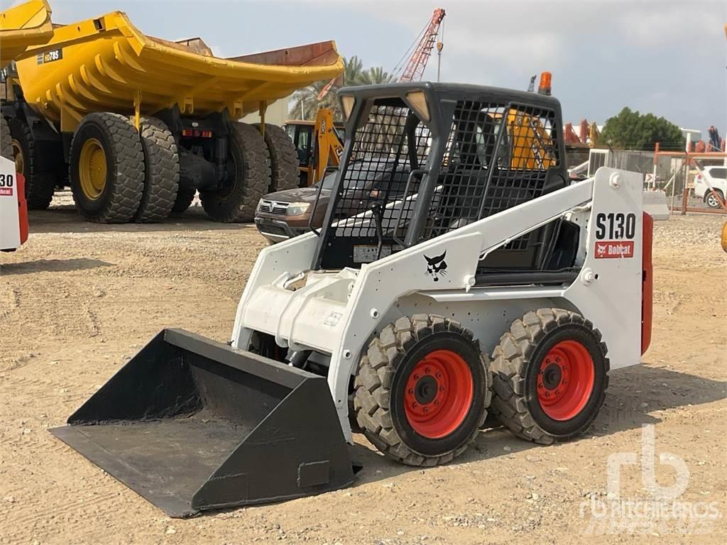 Bobcat S130 لوادر انزلاقية التوجيه