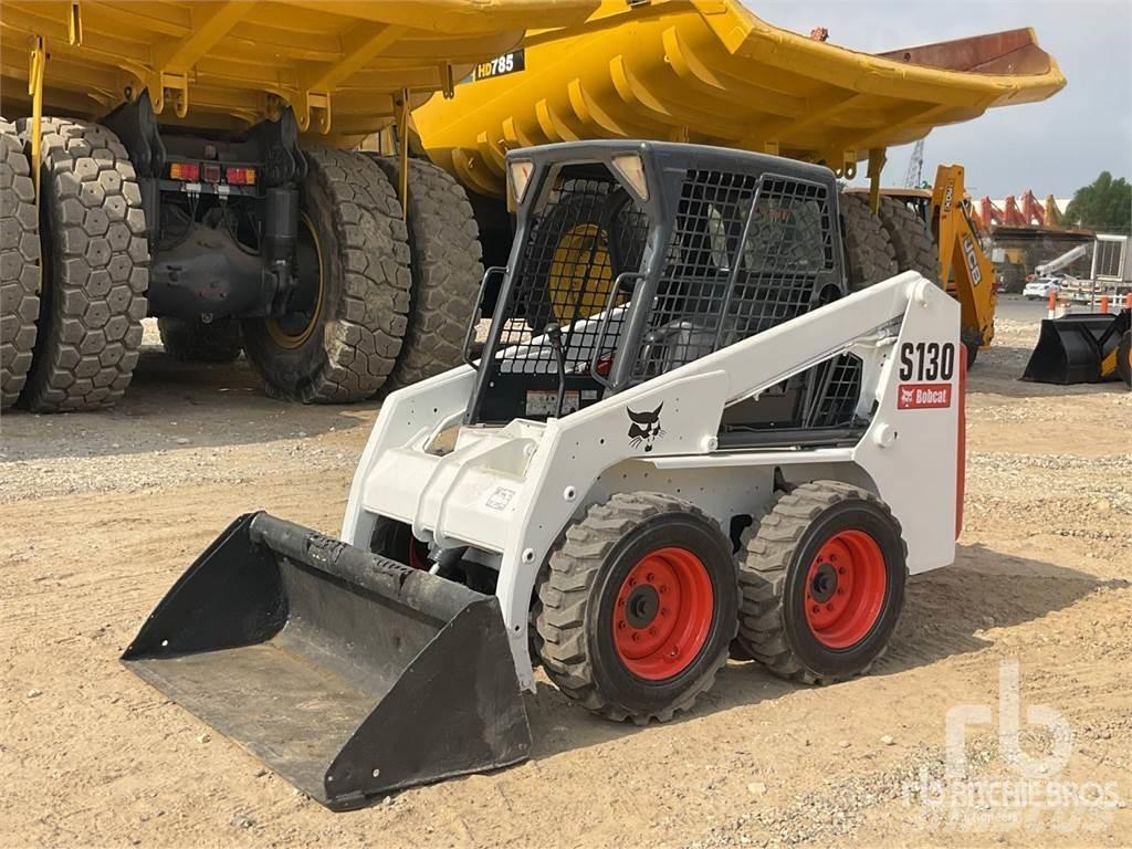 Bobcat S130 لوادر انزلاقية التوجيه