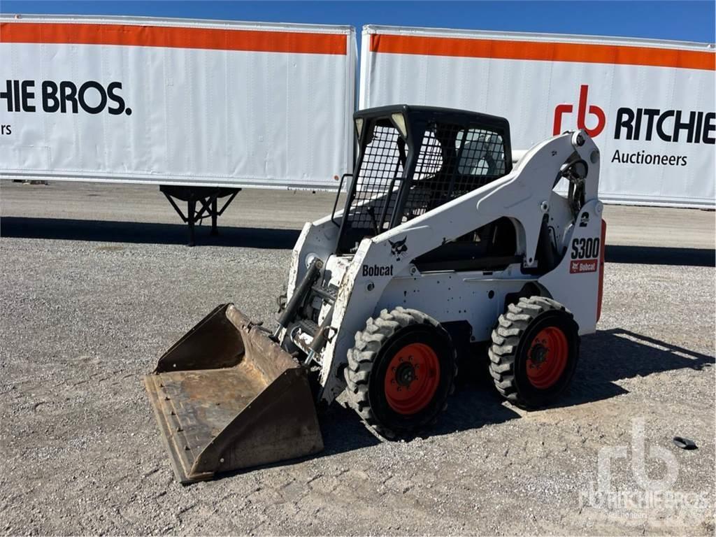 Bobcat S300 لوادر انزلاقية التوجيه