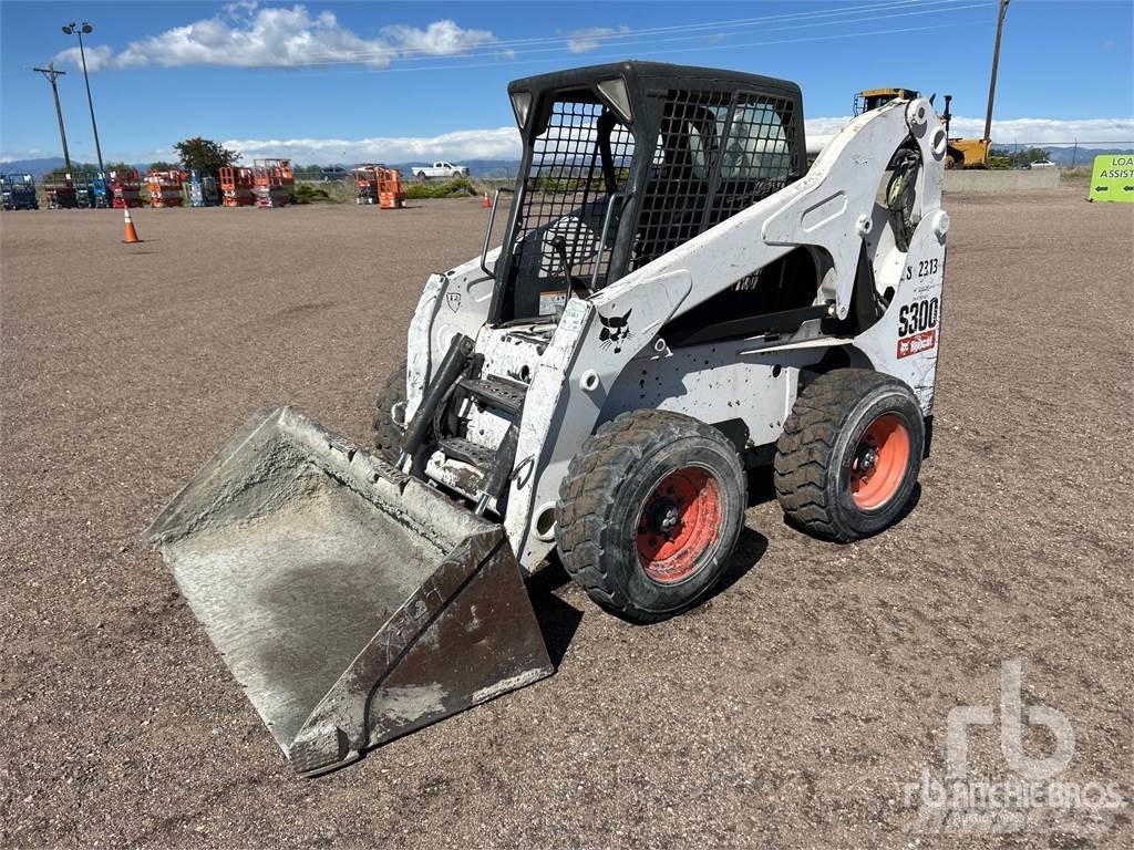 Bobcat S300 لوادر انزلاقية التوجيه